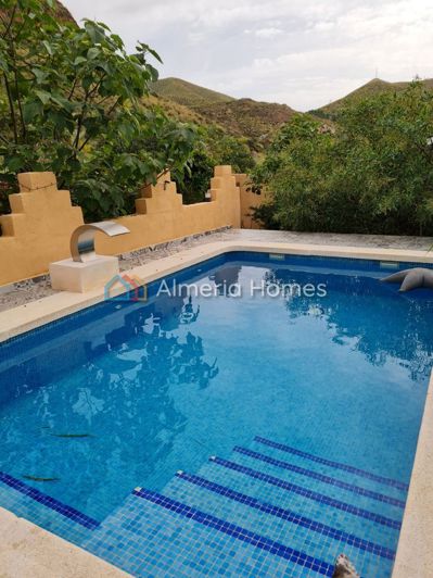 Image No.1-3 Bed Country House for sale