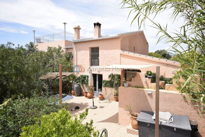 Image No.1-3 Bed Country House for sale