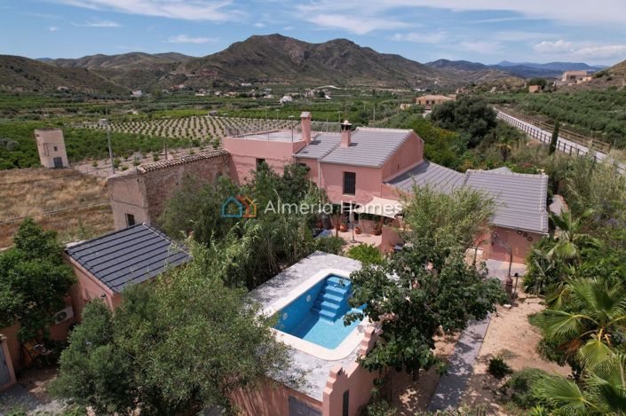 Image No.1-5 Bed Country House for sale