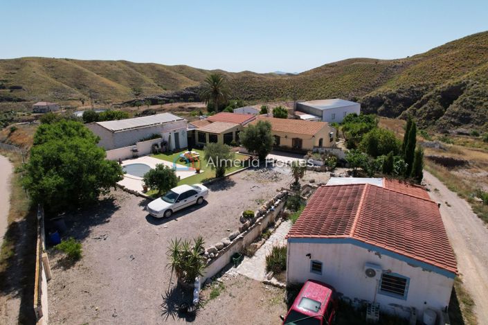 Image No.1-4 Bed Villa for sale
