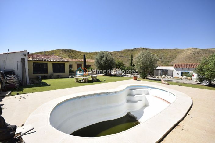 Image No.3-Villa de 4 chambres à vendre à Albox