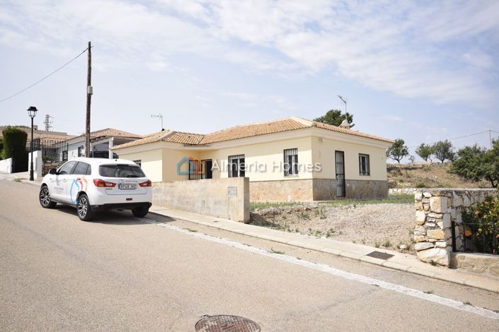 Image No.18-3 Bed Villa for sale