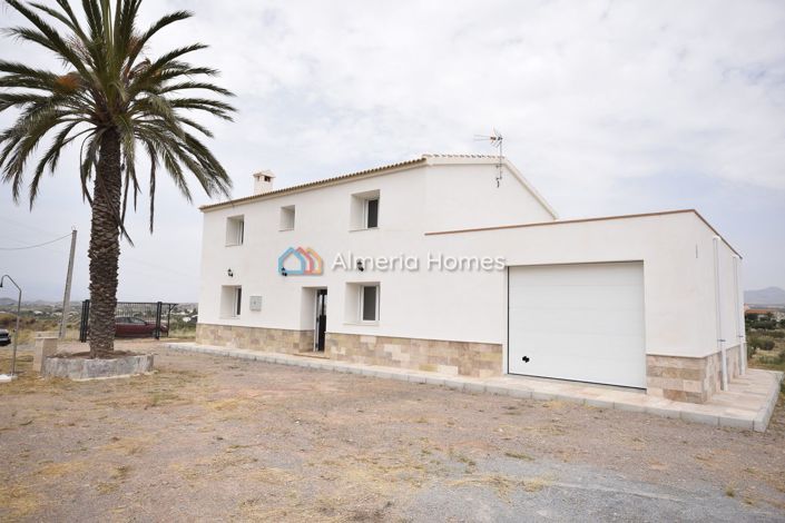 Image No.11-4 Bed Country House for sale