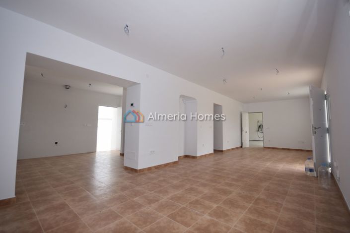 Image No.18-4 Bed Country House for sale