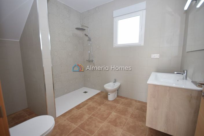 Image No.21-4 Bed Country House for sale