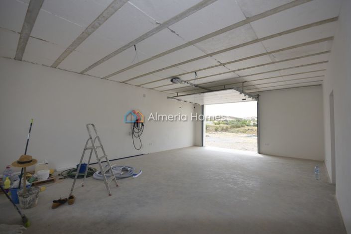 Image No.24-4 Bed Country House for sale