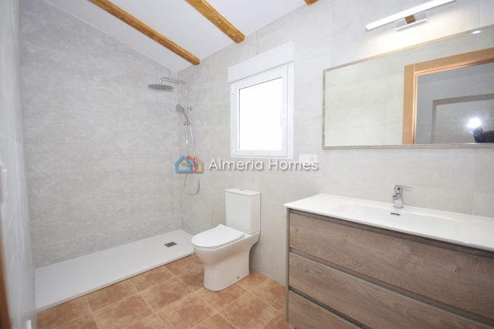 Image No.27-4 Bed Country House for sale