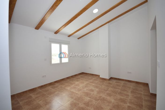 Image No.29-4 Bed Country House for sale