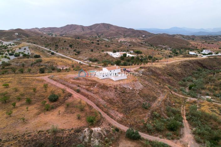 Image No.5-4 Bed Country House for sale