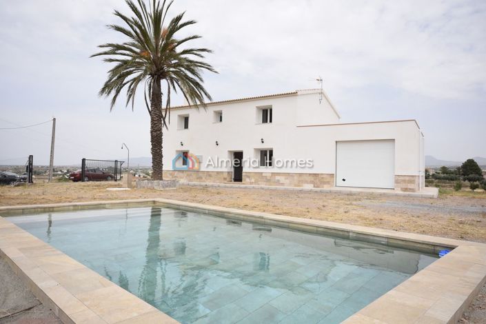 Image No.7-4 Bed Country House for sale