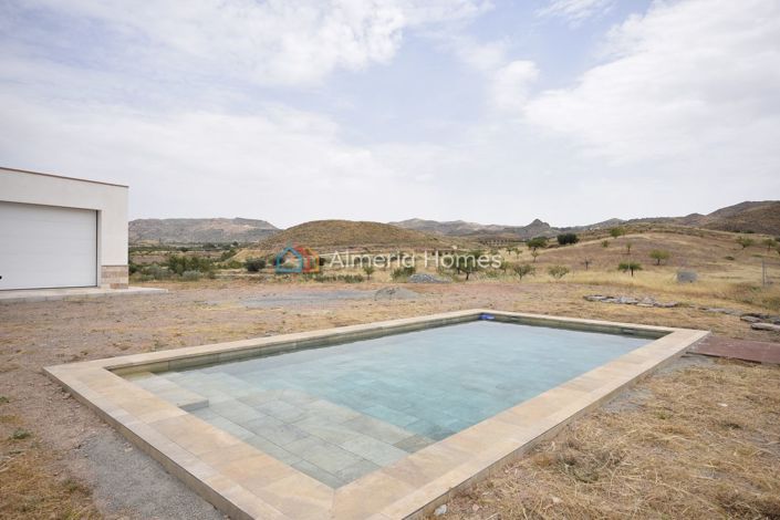 Image No.8-4 Bed Country House for sale