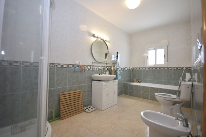 Image No.19-4 Bed Villa for sale