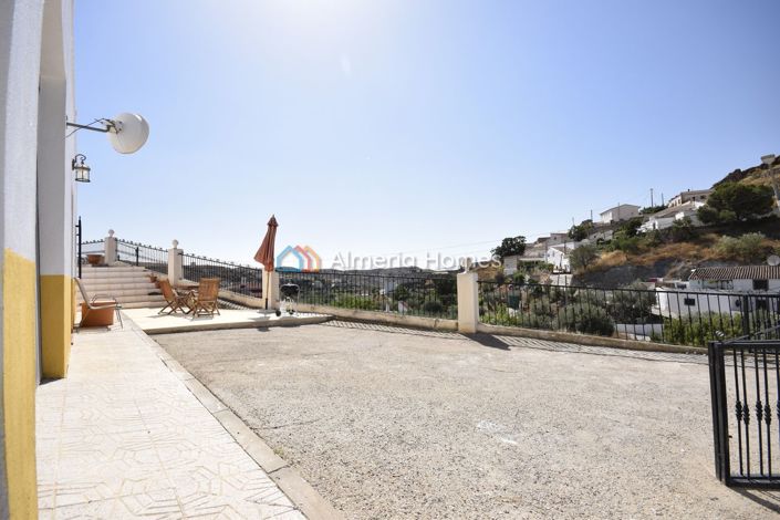 Image No.6-4 Bed Villa for sale