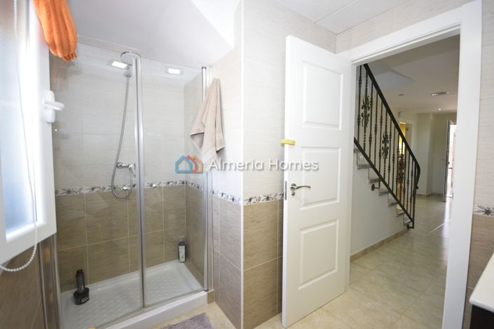 Image No.18-4 Bed Villa for sale