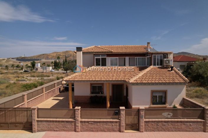 Image No.3-4 Bed Villa for sale