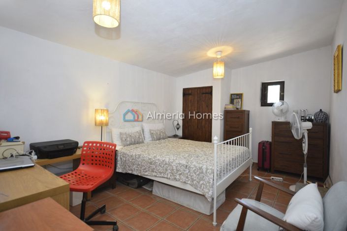 Image No.27-9 Bed Country House for sale