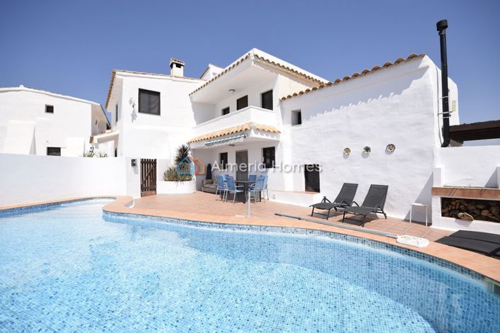 Image No.4-9 Bed Country House for sale