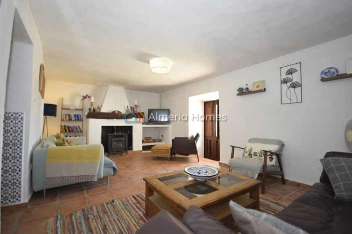 Image No.7-9 Bed Country House for sale