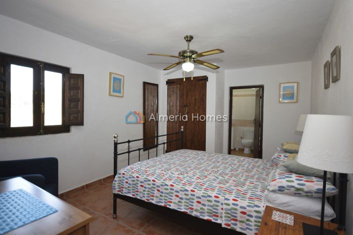 Image No.9-9 Bed Country House for sale