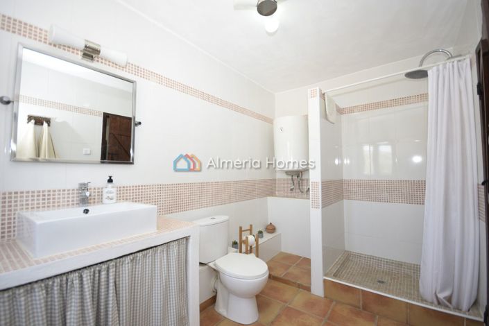 Image No.10-9 Bed Country House for sale