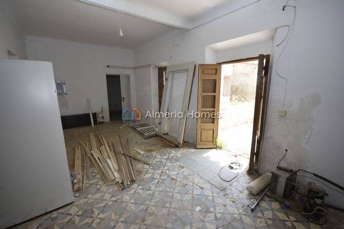 Image No.4-3 Bed Townhouse for sale