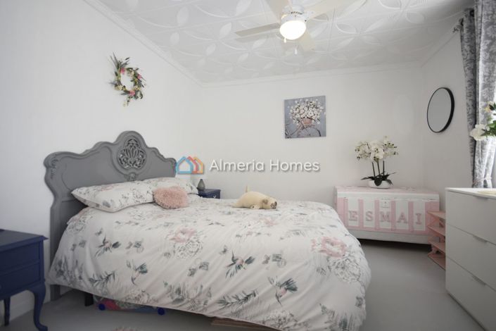 Image No.13-4 Bed Country House for sale