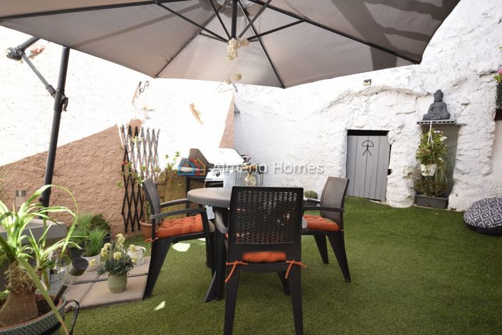 Image No.20-4 Bed Country House for sale