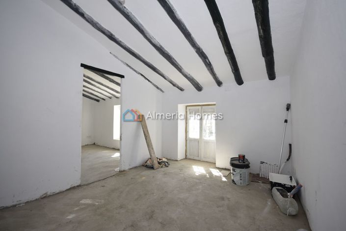 Image No.27-4 Bed Country House for sale