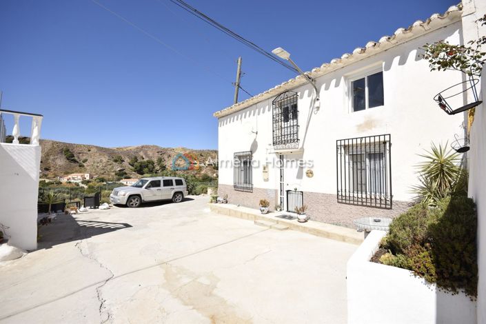 Image No.3-4 Bed Country House for sale