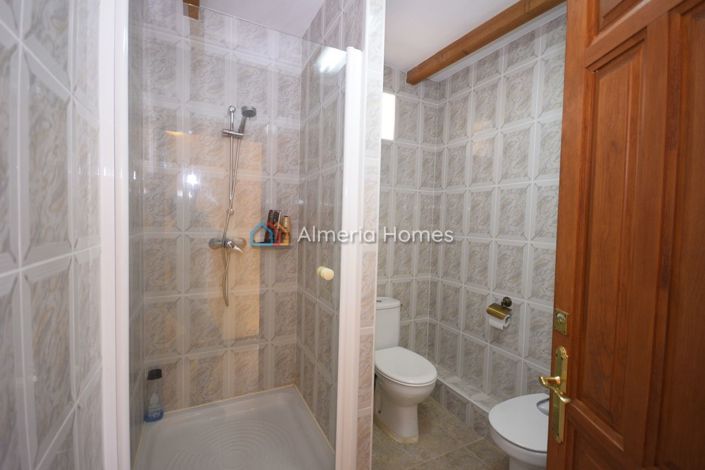 Image No.27-2 Bed Country House for sale