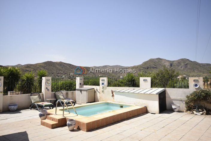 Image No.8-2 Bed Country House for sale