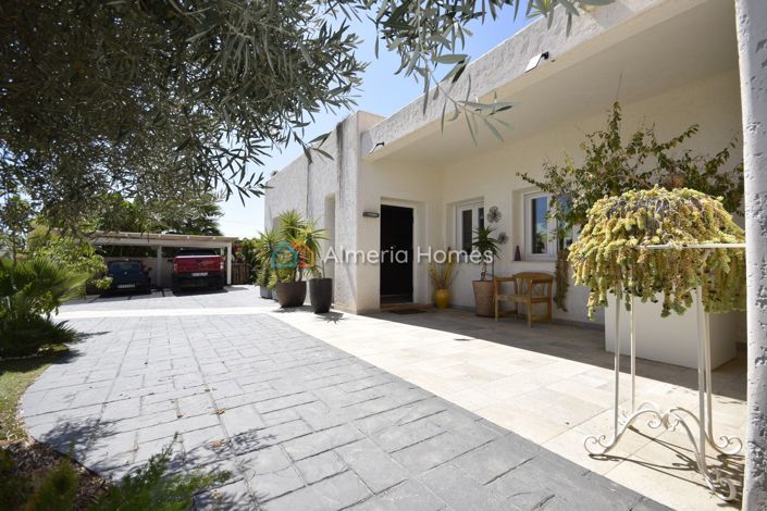 Image No.14-4 Bed Villa for sale