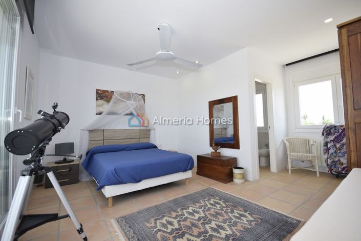 Image No.27-4 Bed Villa for sale