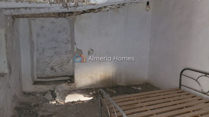 Image No.12-4 Bed Village House for sale