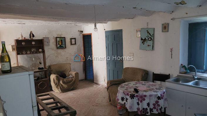 Image No.8-4 Bed Village House for sale