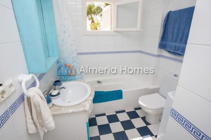 Image No.14-5 Bed Townhouse for sale