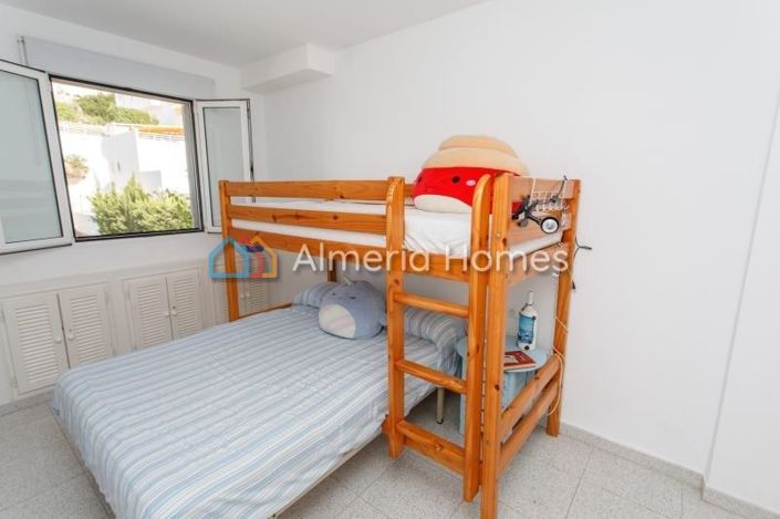 Image No.16-5 Bed Townhouse for sale