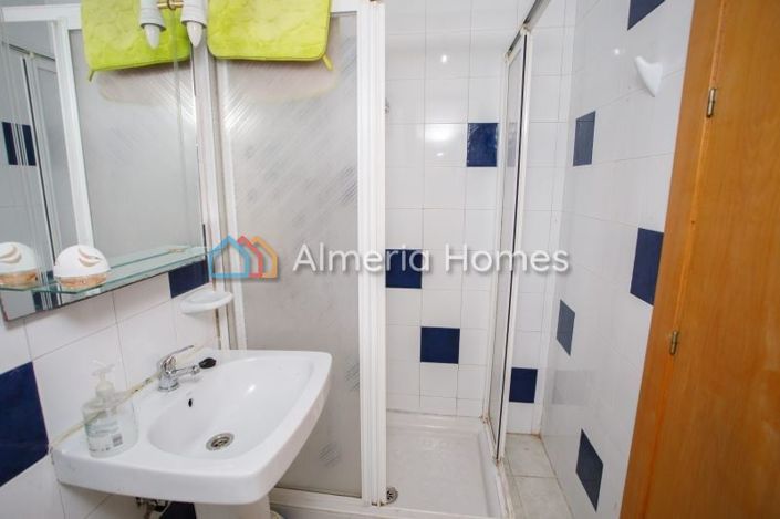 Image No.19-5 Bed Townhouse for sale