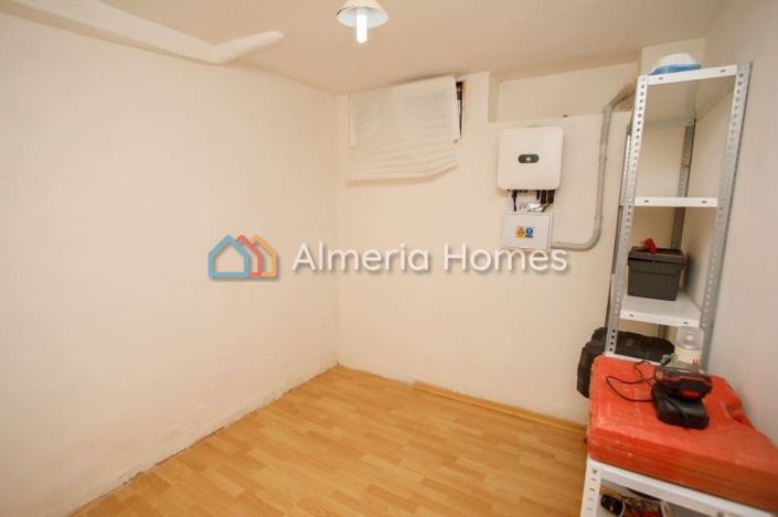 Image No.21-5 Bed Townhouse for sale