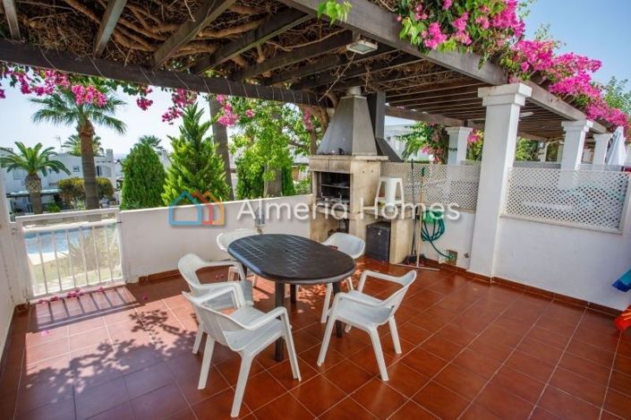 Image No.5-5 Bed Townhouse for sale