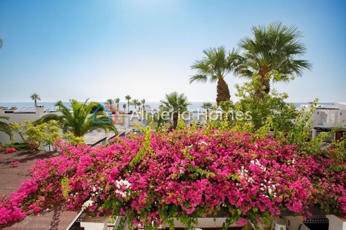 Image No.7-5 Bed Townhouse for sale