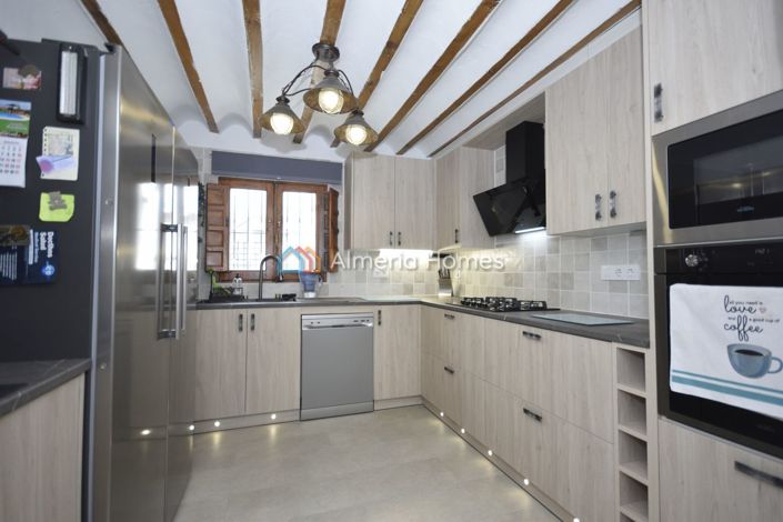 Image No.14-4 Bed Country House for sale