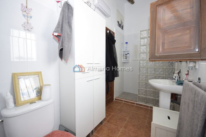 Image No.19-4 Bed Country House for sale