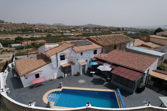 Image No.3-4 Bed Country House for sale