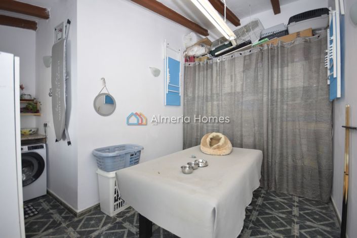 Image No.25-4 Bed Country House for sale