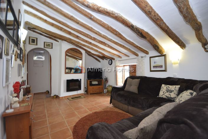 Image No.29-4 Bed Country House for sale