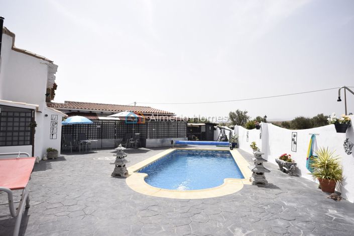 Image No.7-4 Bed Country House for sale