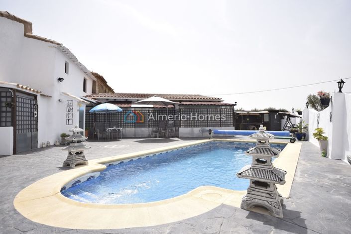 Image No.9-4 Bed Country House for sale