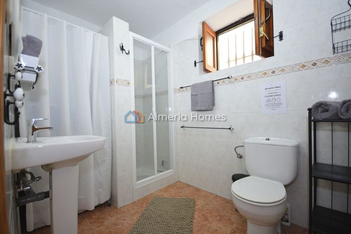 Image No.19-4 Bed Country House for sale