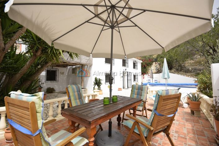 Image No.7-4 Bed Country House for sale